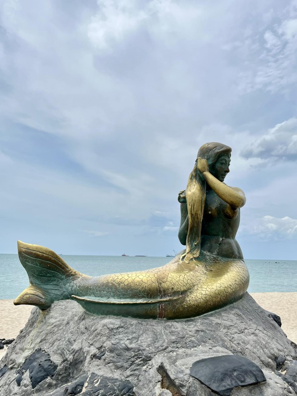 นางเงือก และเกาะหนู เกาะแมว