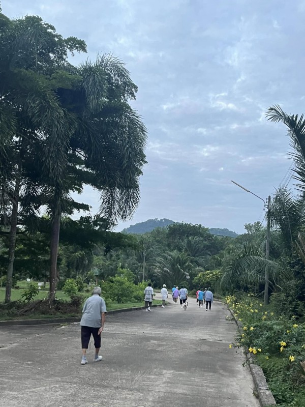 พี่เลี้ยง : ผู้ดูแล