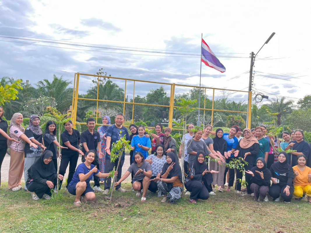 ปลูกต้นไม้ไว้เป็นที่ระลึก : บุคลากรใหม่และผู้บริบาลและคุ้มครองสิทธิผู้สูงอายุ ประจำปีงบประมาณ พ.ศ. 2569